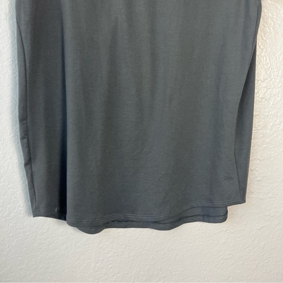 NWT Isabel Maternity Hello Little One Grey
Graphic Short Sleeve T-Shirt Size S - Picture 9 of 13